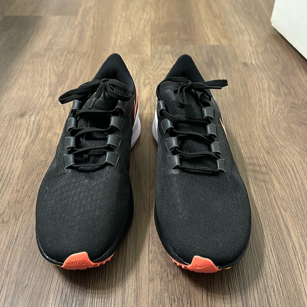NIKE Men’s Zoom Pegasus 37 Black Running Shoes